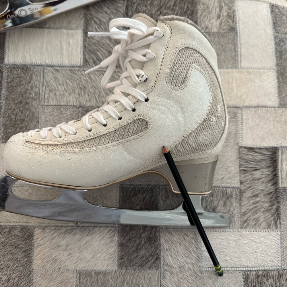 Edea Ice Fly 235 C w/ Gold Seal blade - Picture 4 of 7